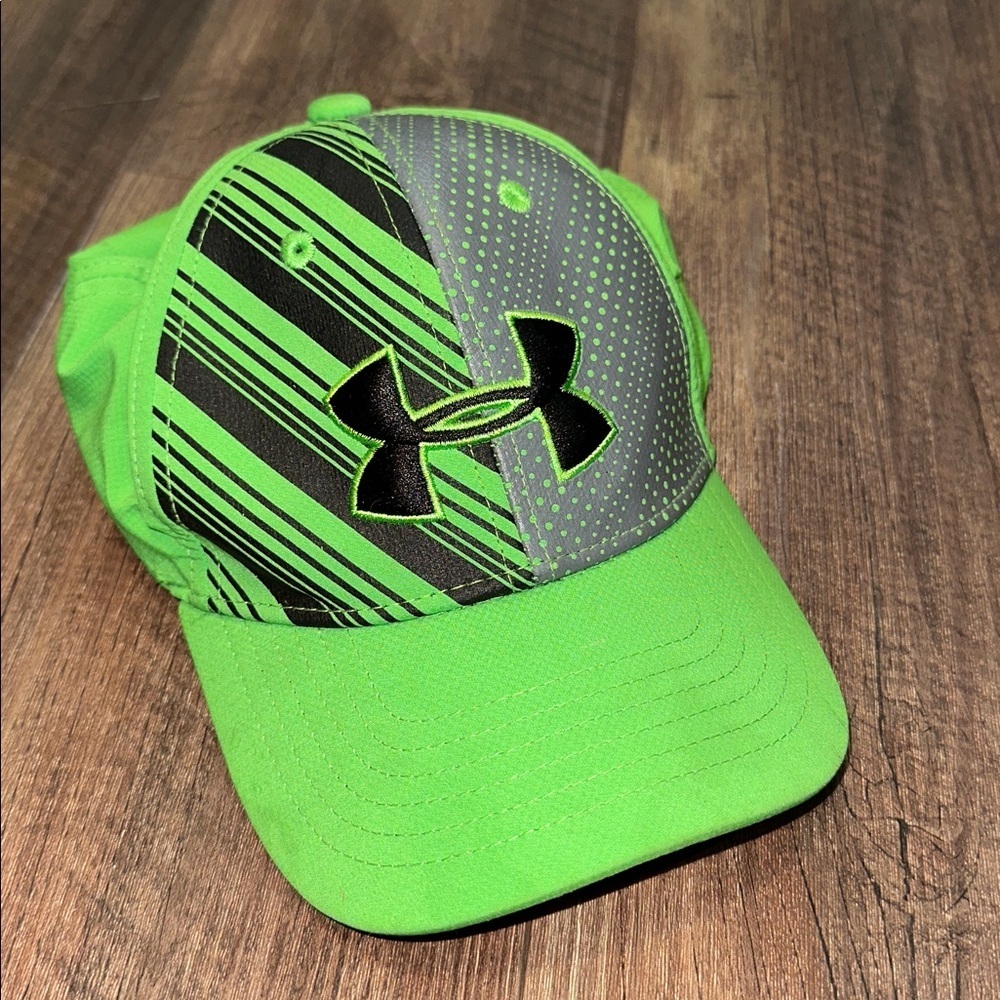 Boys Under Armour Flex Fit Hat size S/M
